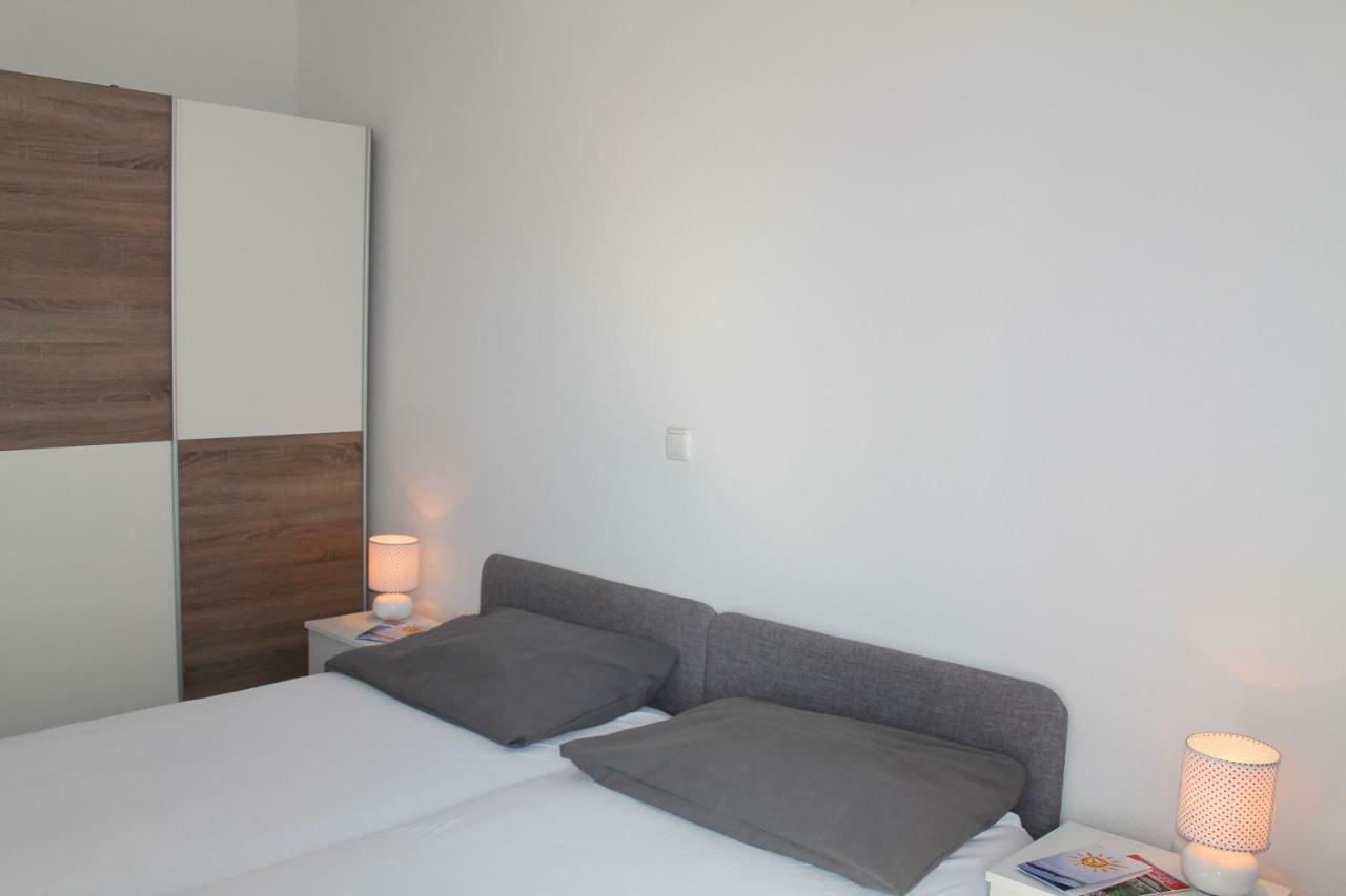 Malo Misto Appartement Dugi Rat Buitenkant foto